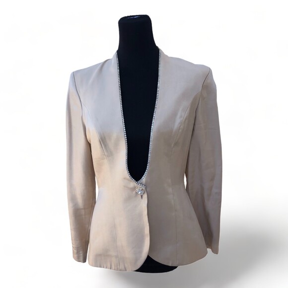 Jackets & Blazers - Cachet Cream Color Shimmery‎ Tailored Blazer with Gold Rhinestone Collar Size 6